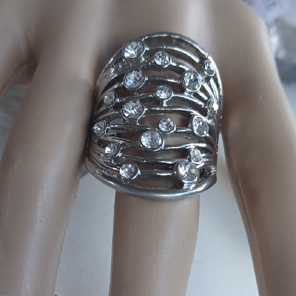 Paparazzi Silver Ring with Dazzling Accents - Picture 9 of 10